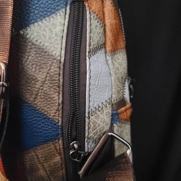 Uni sex cross bag - Picture 4 of 8